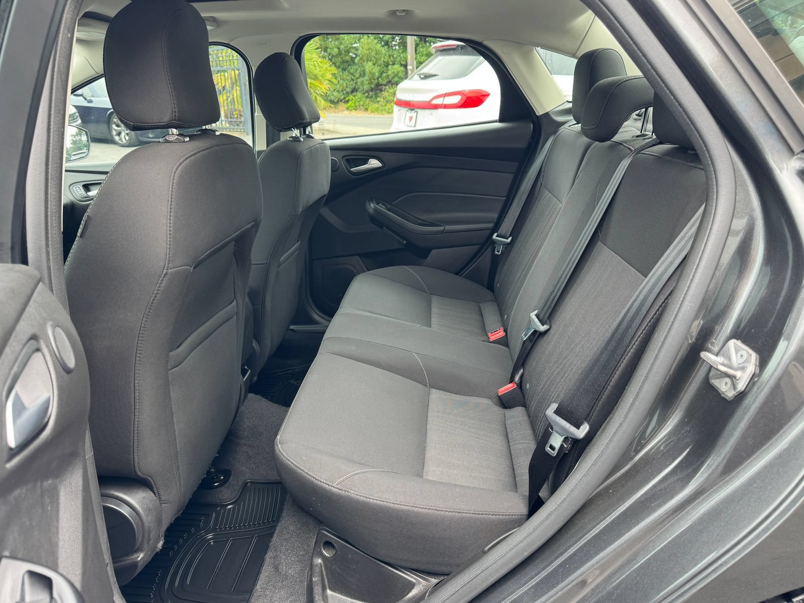 Used 2017 Ford Focus SEL w/ Cold Weather Package FWD image 14