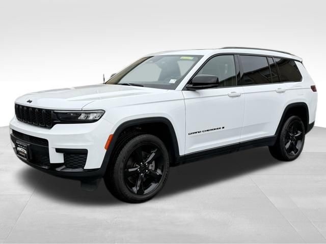 Certified 2024 Jeep Grand Cherokee L Altitude AWD/4WD image 3