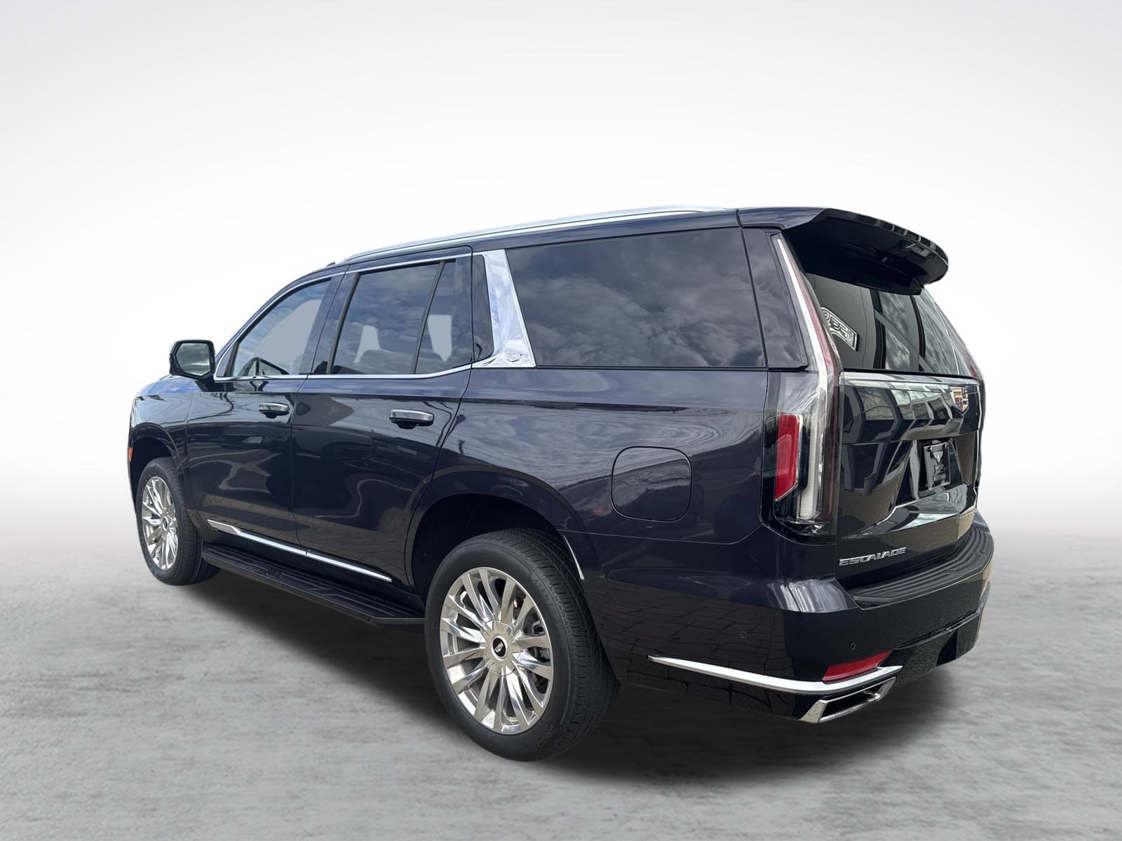 Used 2023 Cadillac Escalade Premium Luxury image 3