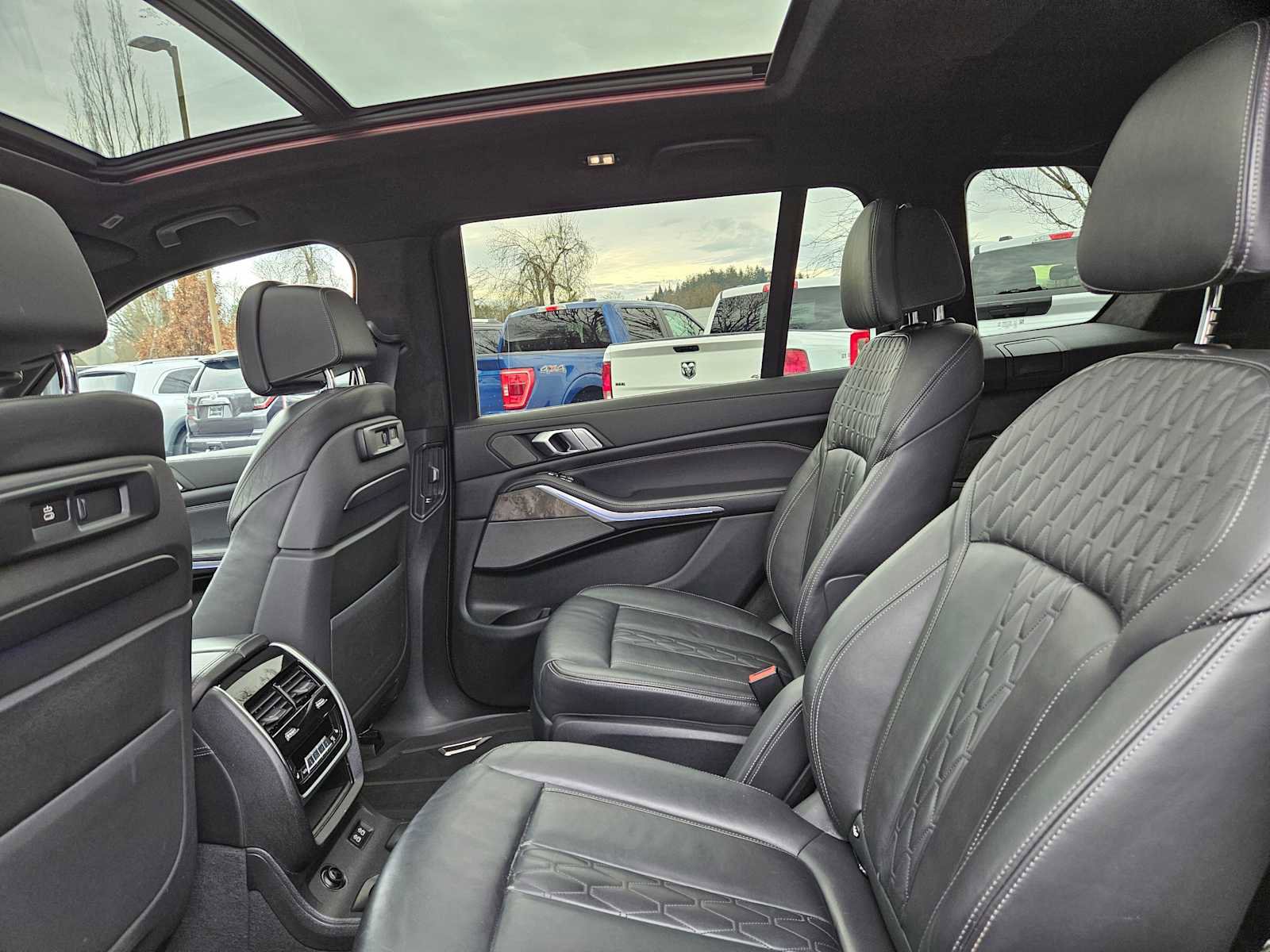 Used 2019 BMW X7 xDrive50i w/ M Sport Package image 20