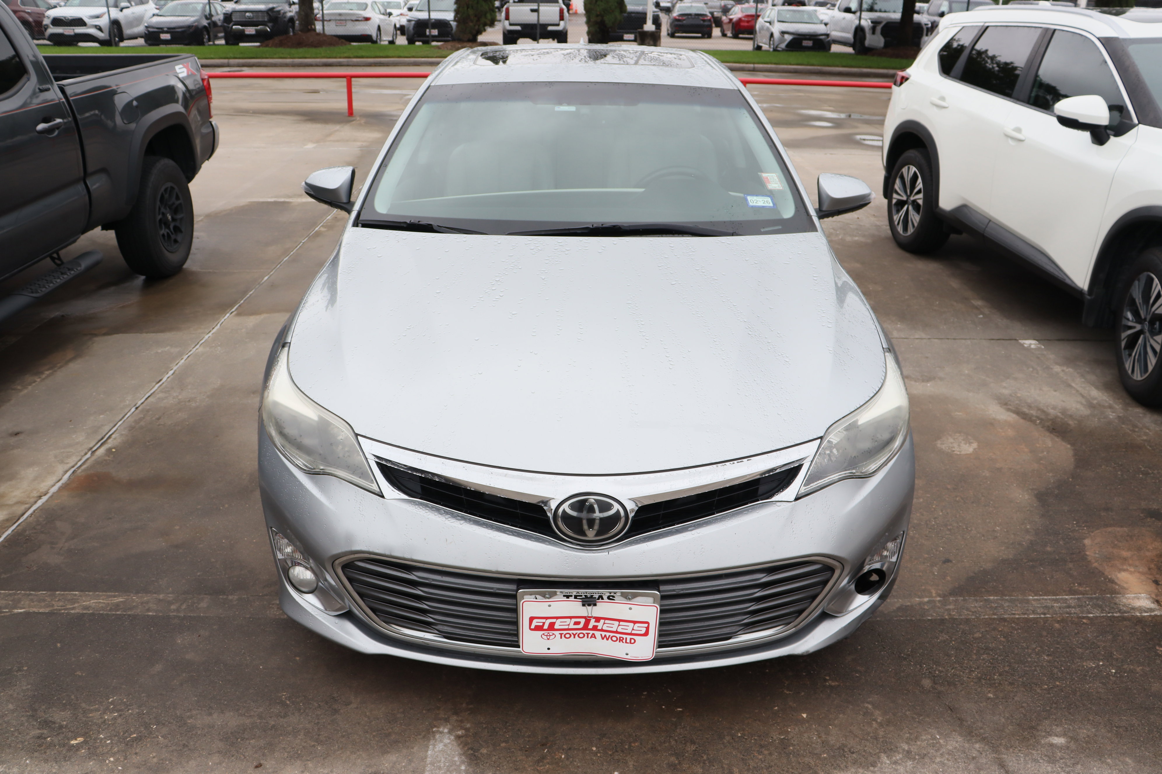 Used 2015 Toyota Avalon Limited w/ Technology Package FWD image 4