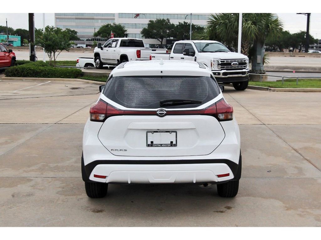 Used 2024 Nissan Kicks S image 5
