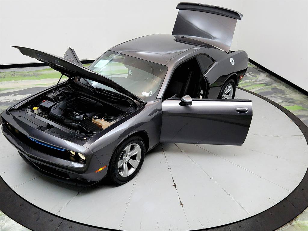 Used 2020 Dodge Challenger SXT RWD image 16