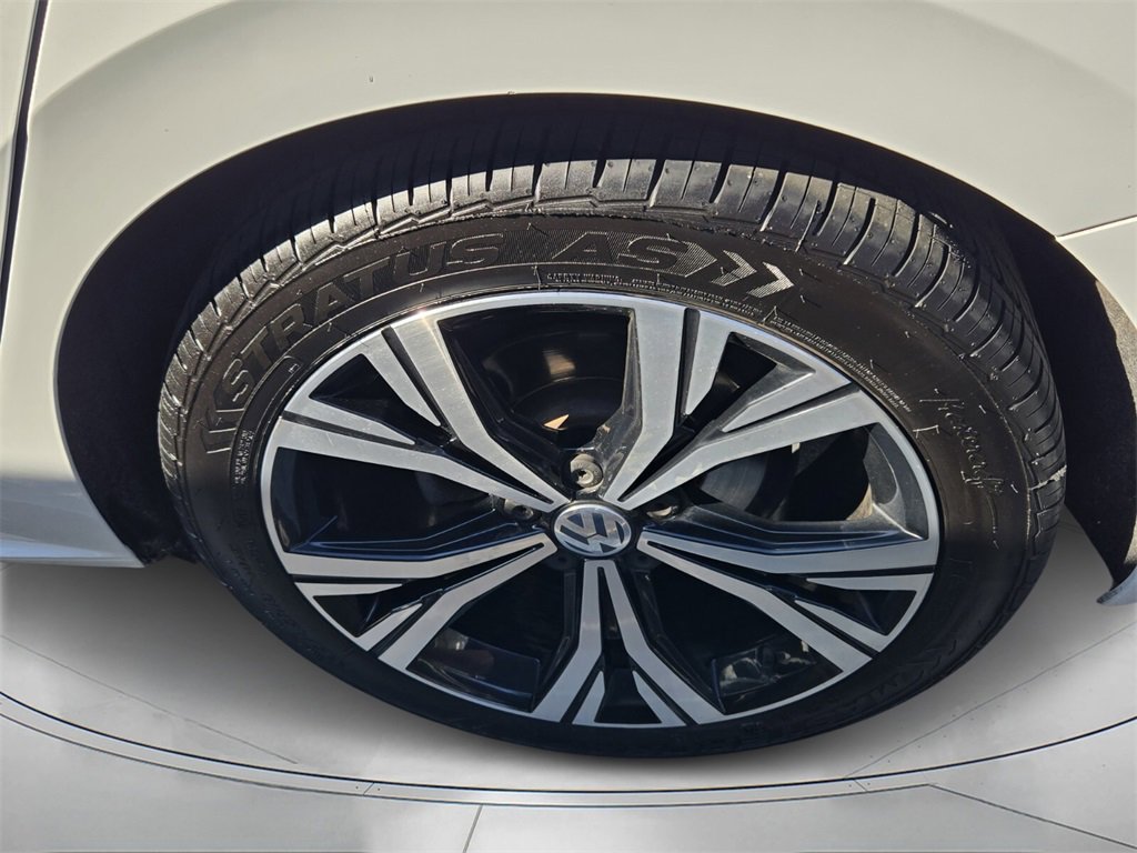 Used 2021 Volkswagen Passat 2.0T SE image 9