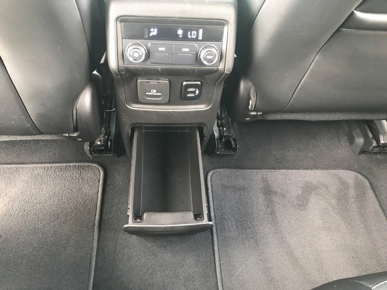 Certified 2018 GMC Acadia SLT FWD image 35