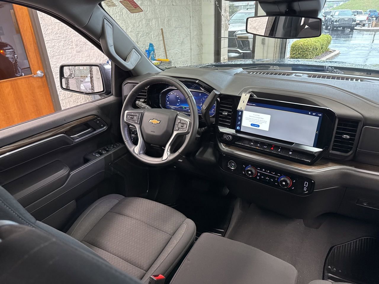 Used 2024 Chevrolet Silverado 1500 LT image 43