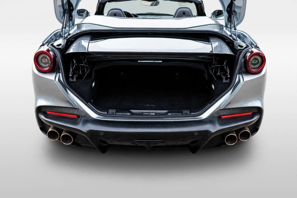 Certified 2022 Ferrari Portofino M RWD image 22