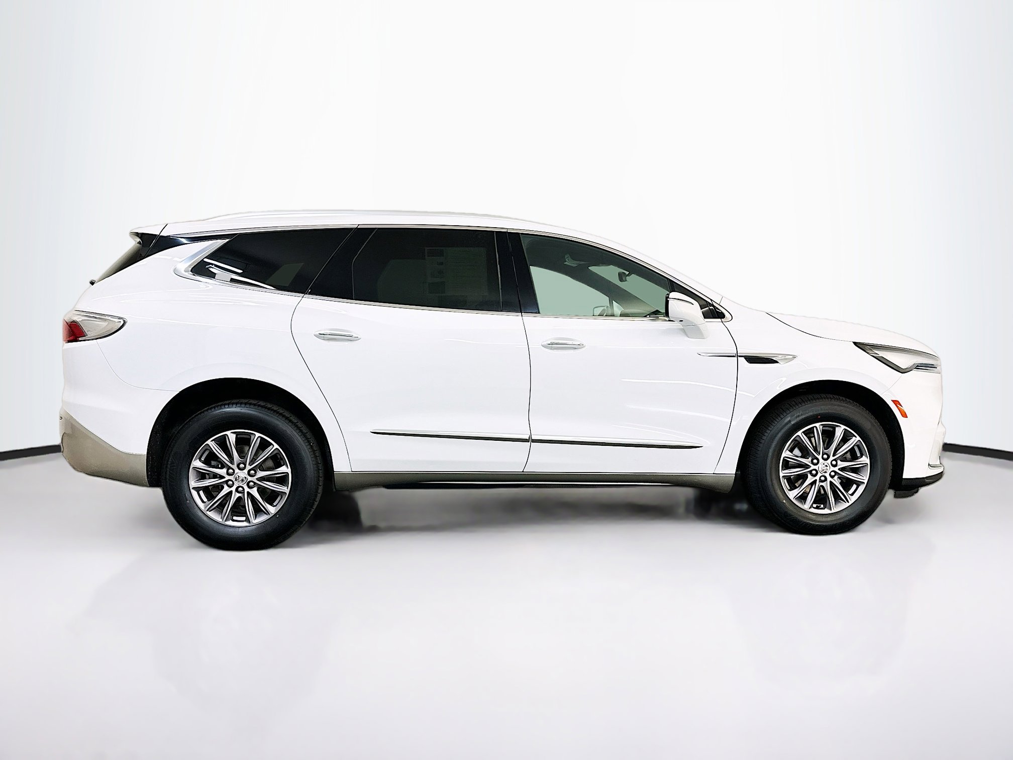 Used 2024 Buick Enclave Premium image 10