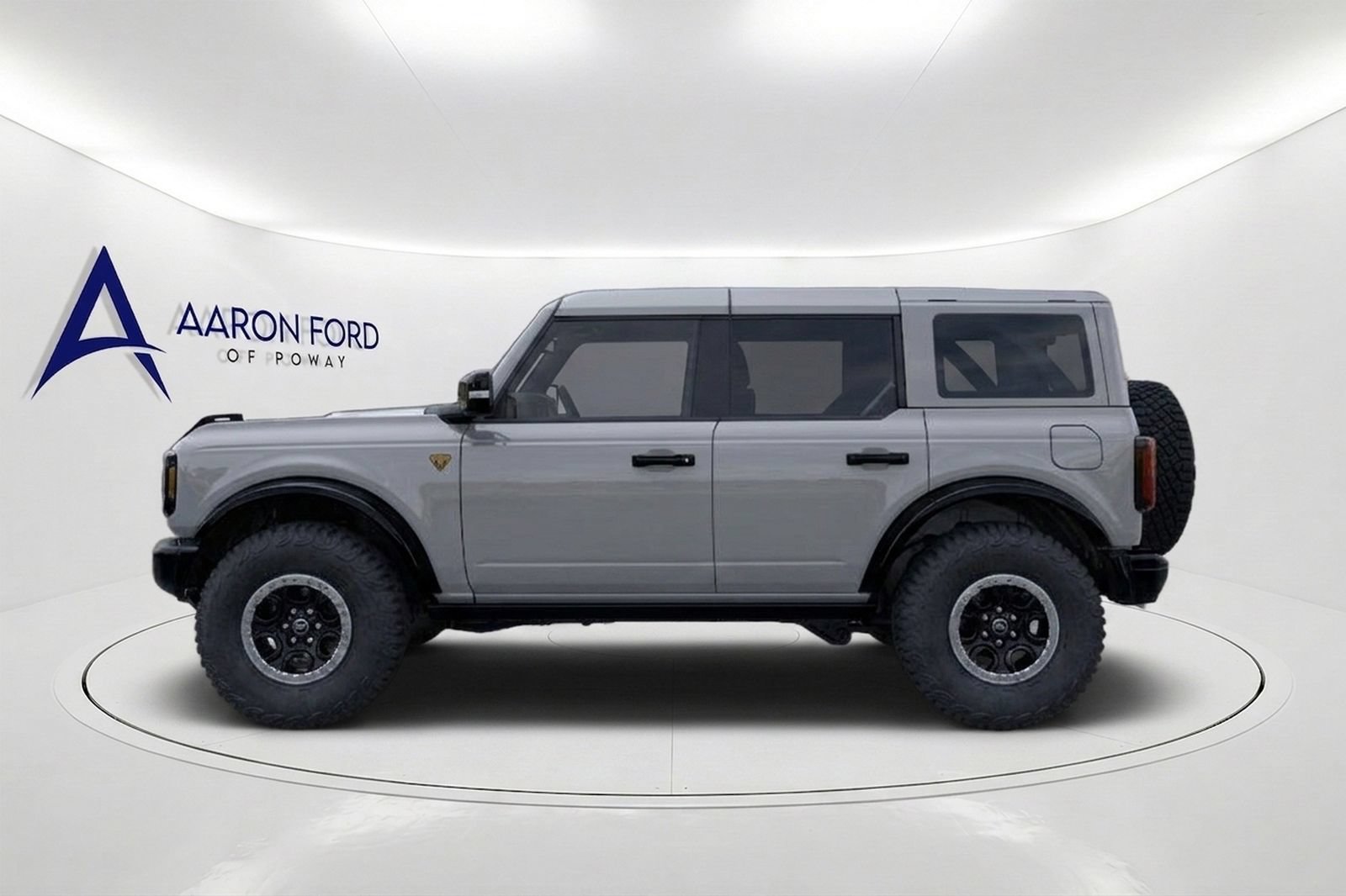 New 2026 Ford Bronco Badlands w/ Sasquatch Package AWD/4WD image 3