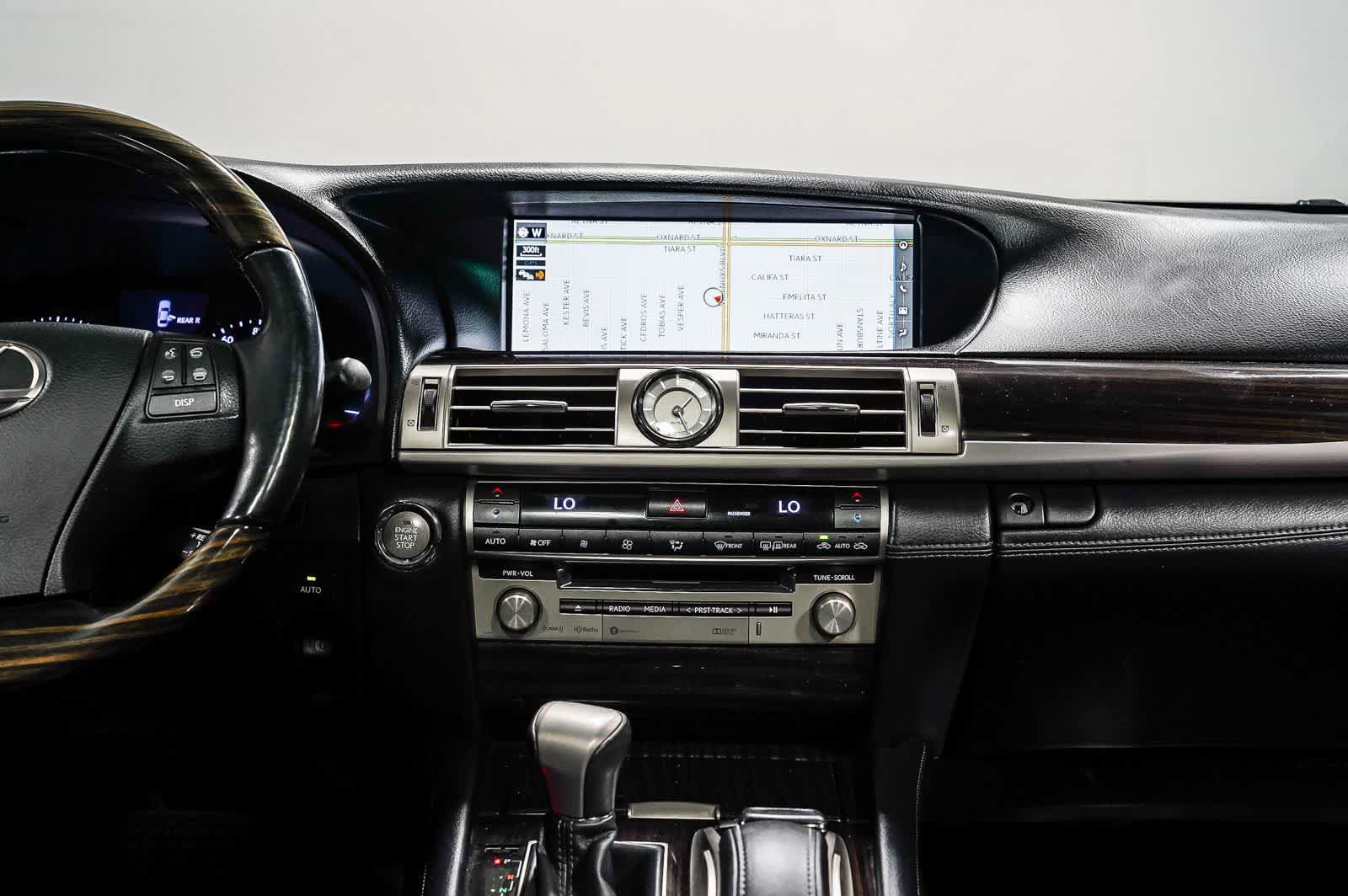 Used 2016 Lexus LS 460 w/ Comfort Package RWD image 13