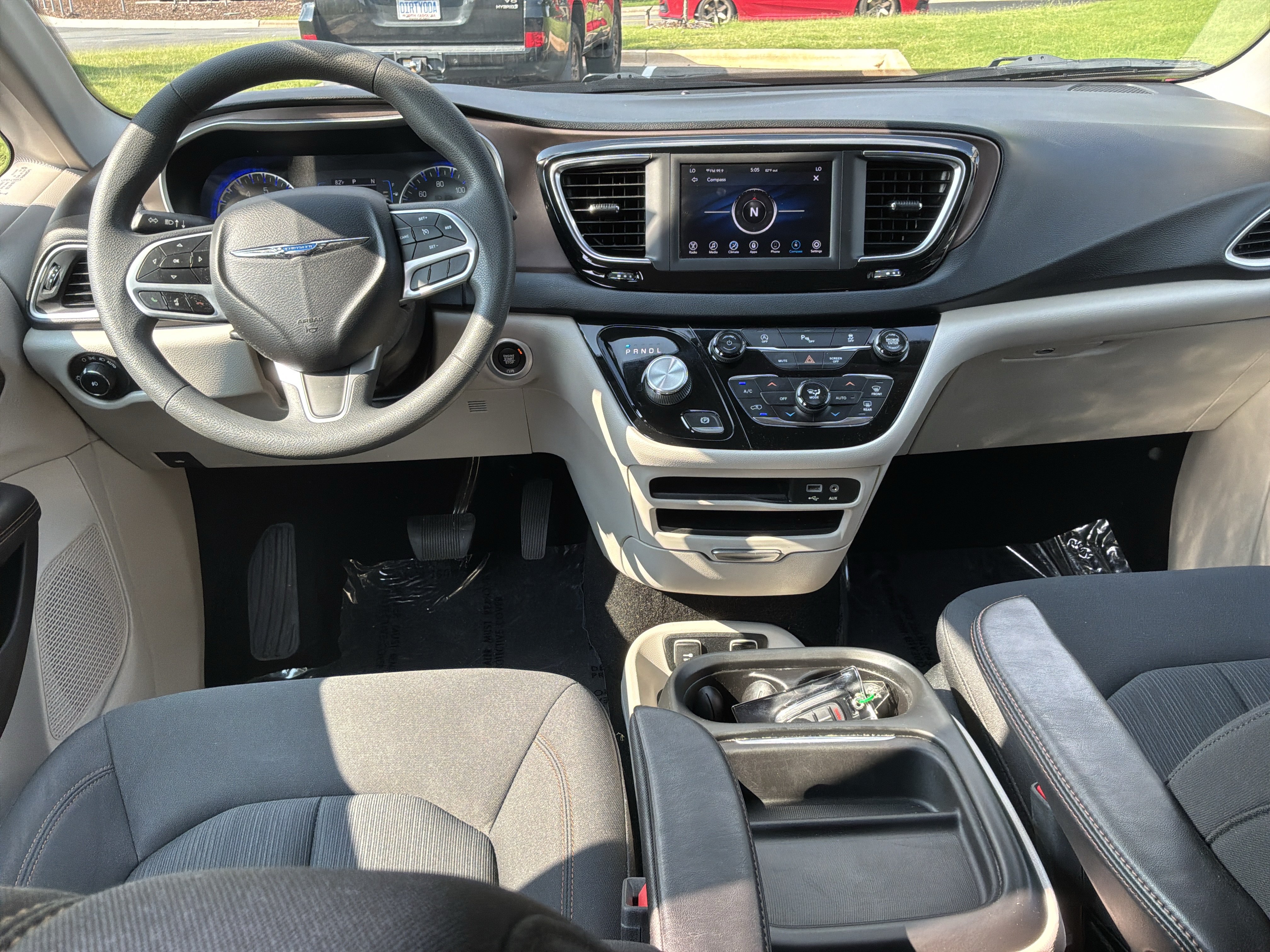 Used 2018 Chrysler Pacifica Touring Plus FWD image 28