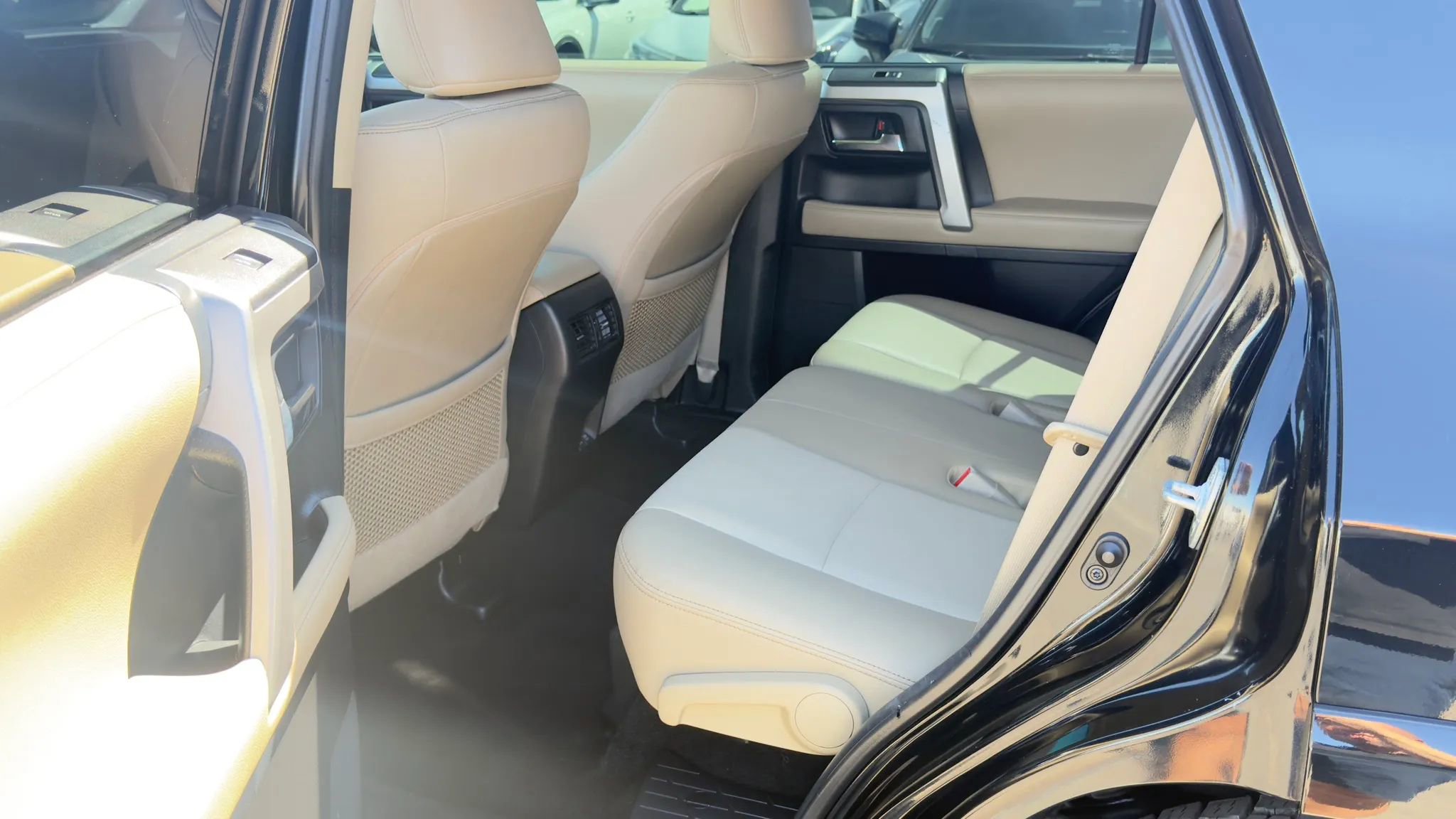 Used 2020 Toyota 4Runner SR5 Premium AWD/4WD image 15