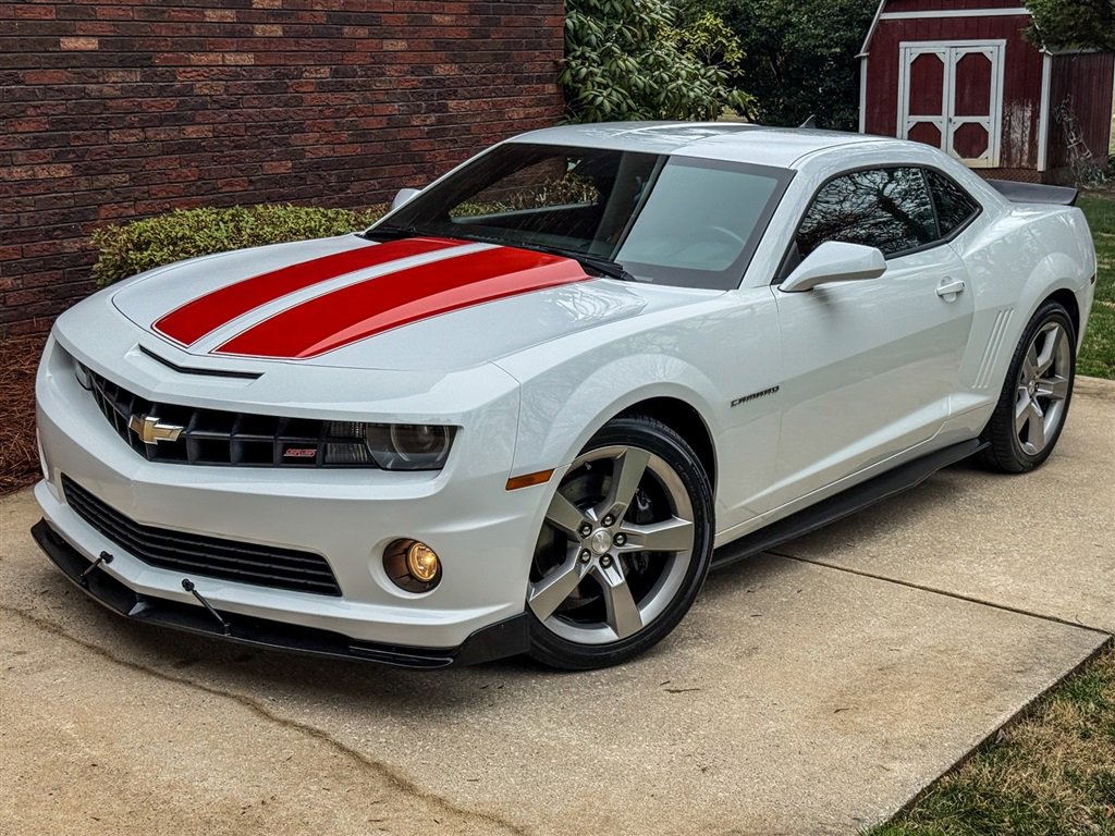 Used 2010 Chevrolet Camaro SS w/ RS Package RWD image 6