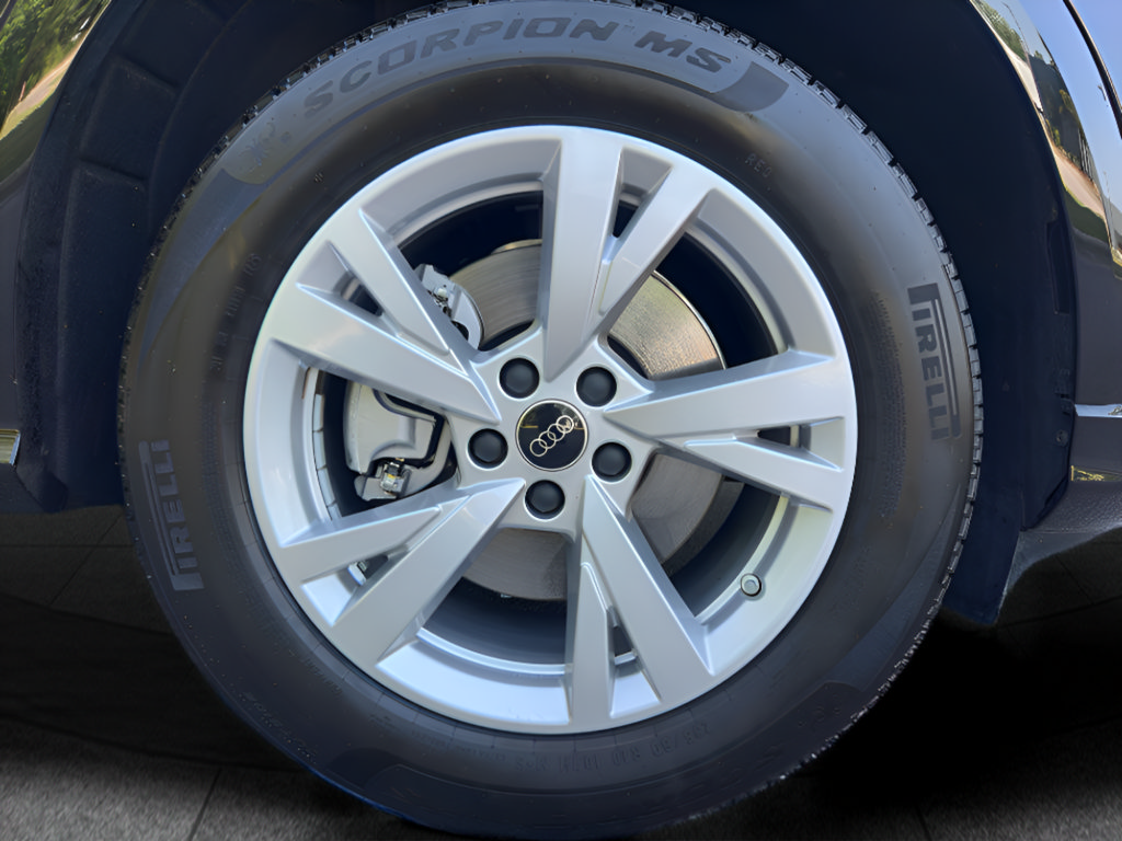 Certified 2025 Audi Q5 Premium AWD/4WD image 54