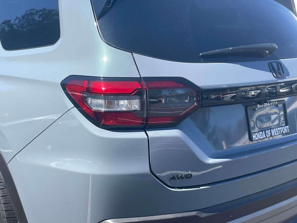 Certified 2024 Honda Pilot Touring image 10