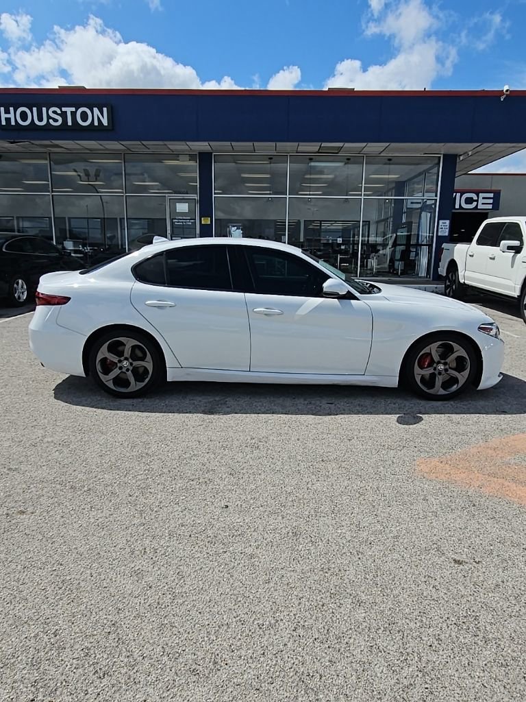 Used 2018 Alfa Romeo Giulia image 8