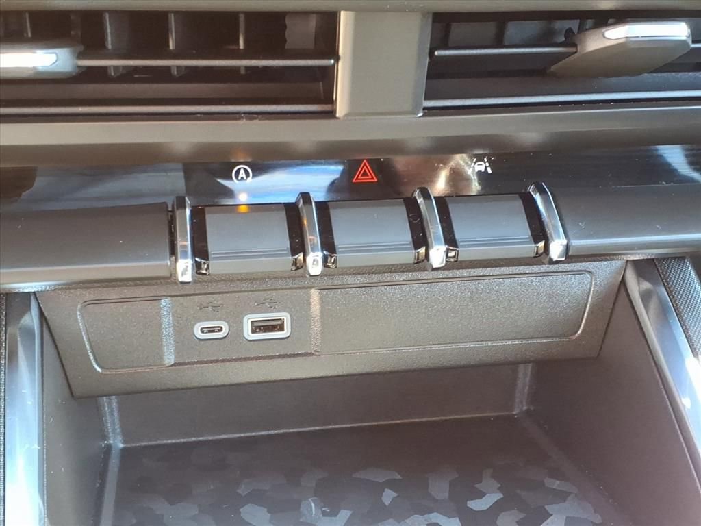 Used 2024 GMC Canyon Elevation image 18