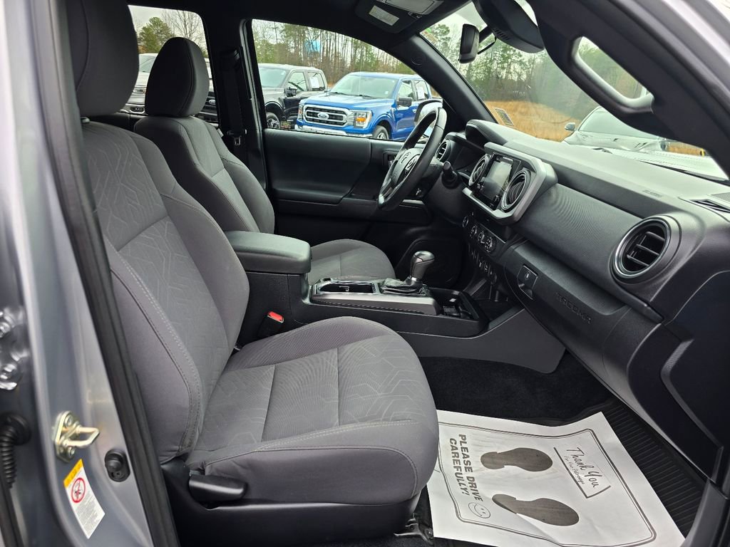 Used 2019 Toyota Tacoma TRD Sport w/ Technology Package image 12