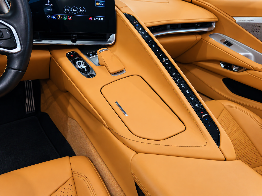 Used 2020 Chevrolet Corvette Stingray Premium Cpe w/ 3LT Preferred Equipment Group RWD image 27