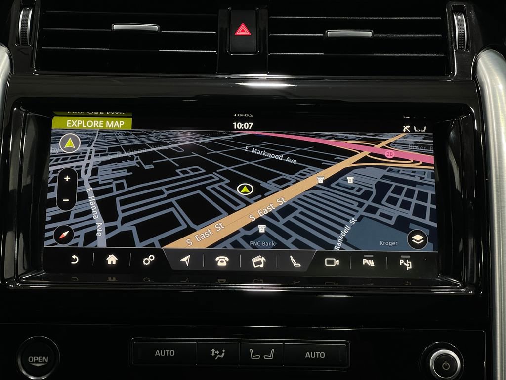 Used 2020 Land Rover Discovery HSE image 10