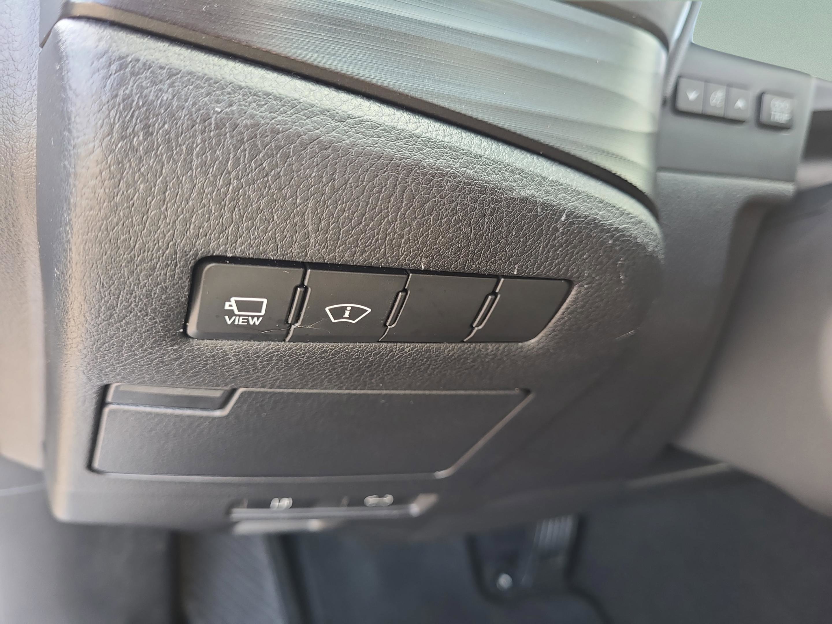 Used 2019 Lexus ES 300h w/ Accessory Package 2 image 26