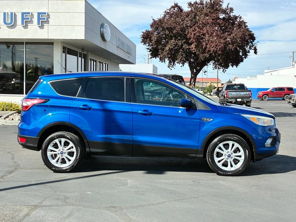 Used 2017 Ford Escape SE AWD/4WD image 4