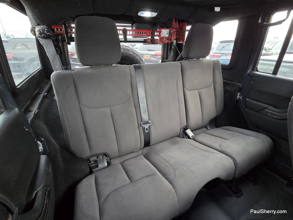Used 2016 Jeep Wrangler Unlimited Sport w/ Connectivity Group AWD/4WD image 4