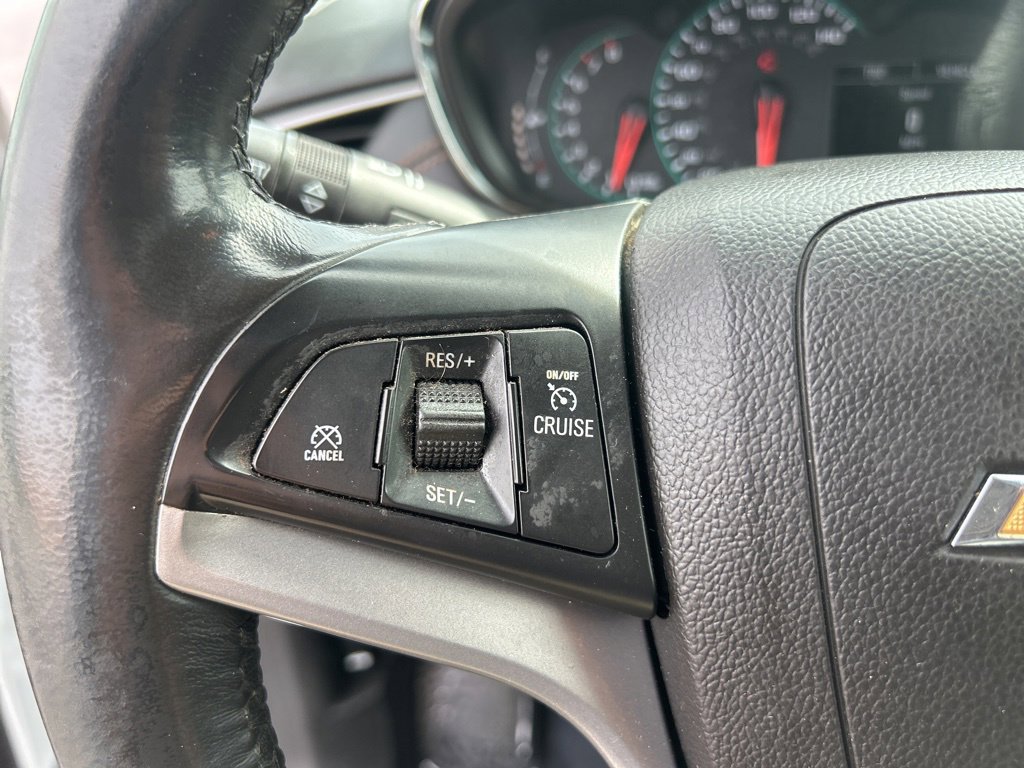 Used 2022 Chevrolet Trax LT w/ LT Convenience Package image 22