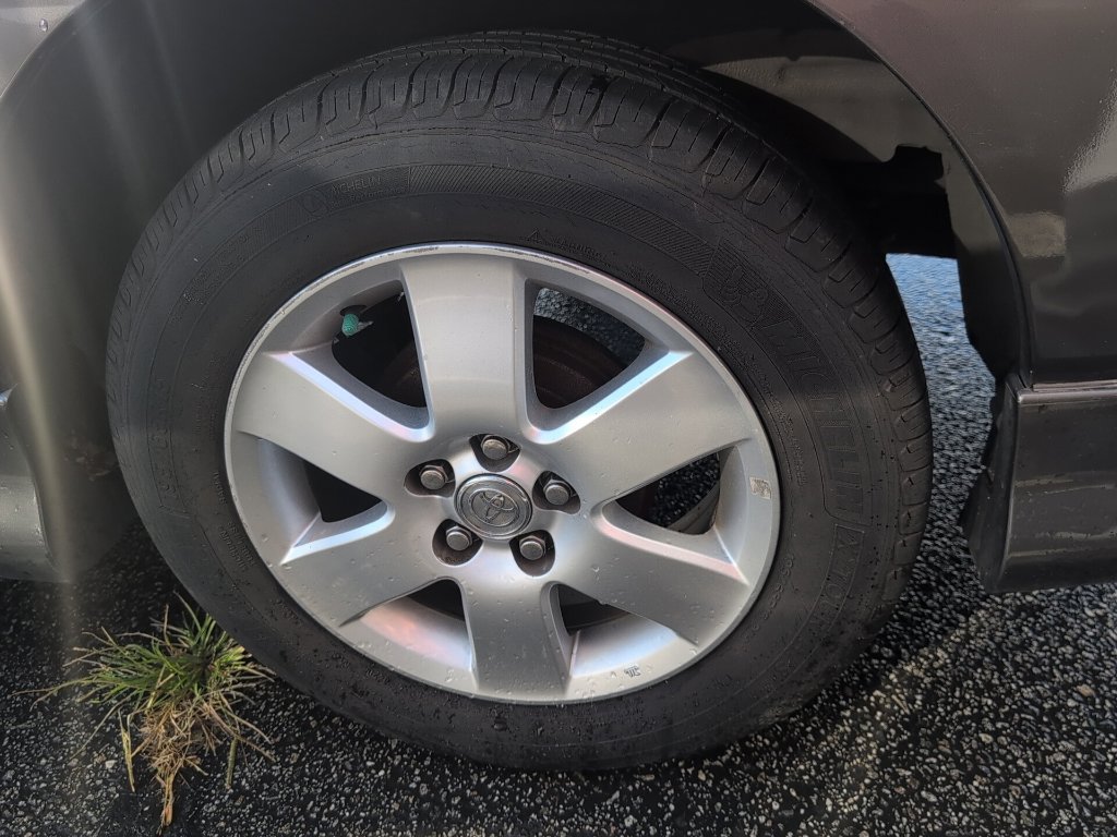 Used 2005 Toyota Corolla FWD image 11