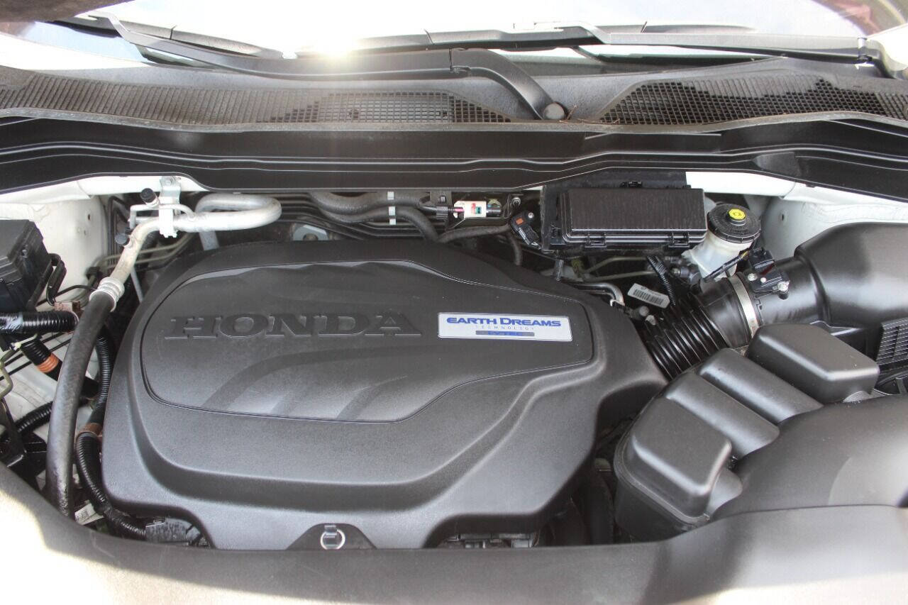 Used 2017 Honda Pilot Touring image 8