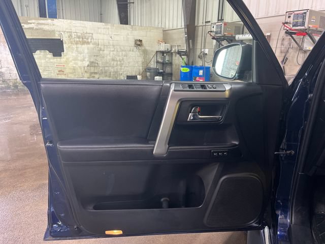 Used 2018 Toyota 4Runner 4WD image 10