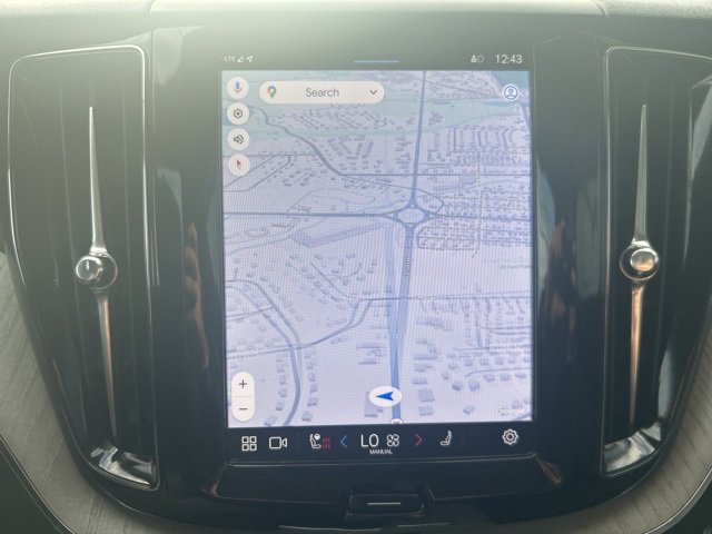 Certified 2025 Volvo XC60 B5 Plus image 21