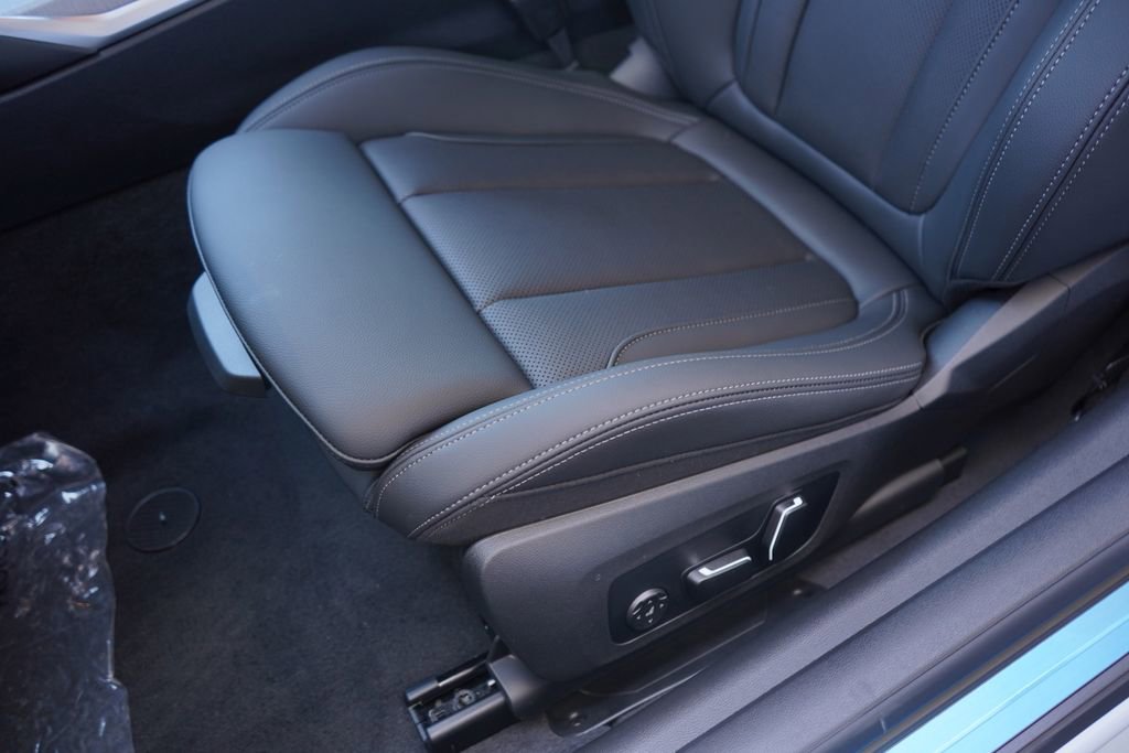 Used 2025 BMW 430i Coupe w/ Convenience Package image 10