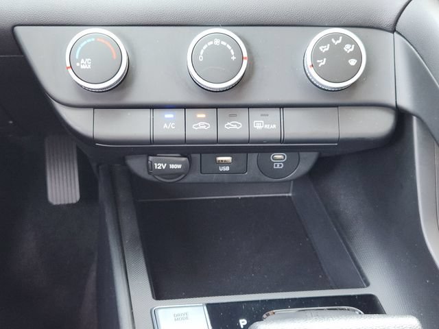 Certified 2024 Hyundai Elantra SE FWD image 13