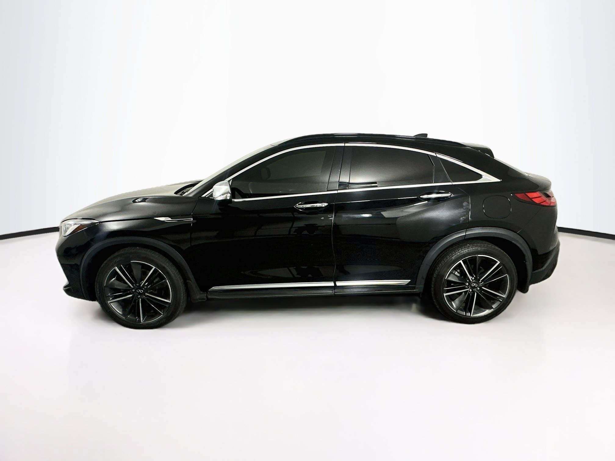 Used 2023 INFINITI QX55 Luxe w/ Accent Package AWD/4WD image 4