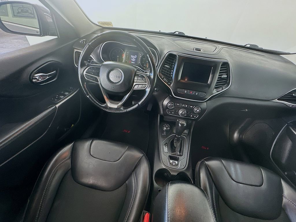 Used 2021 Jeep Cherokee Latitude Plus AWD/4WD image 9