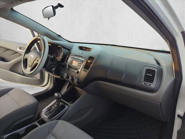 Used 2017 Kia Forte LX image 21