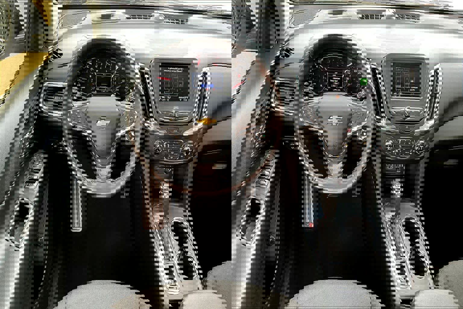 Used 2020 Chevrolet Equinox LT w/ Driver Convenience Package image 6