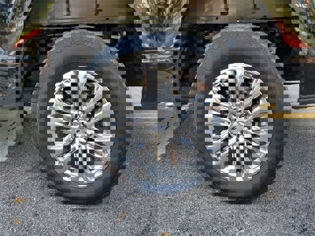 Used 2025 Ford F150 Lariat w/ Equipment Group 501A Mid image 81