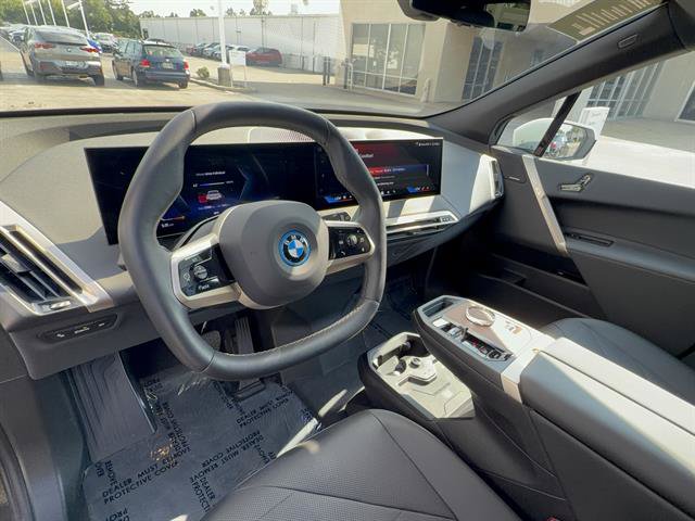 Used 2024 BMW iX xDrive50 AWD/4WD image 11