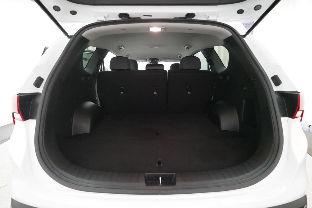 Used 2023 Hyundai Santa Fe SE FWD image 10