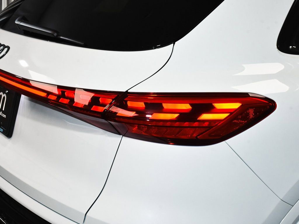 Used 2025 Audi SQ5 Premium Plus w/ Premium Plus Package image 77