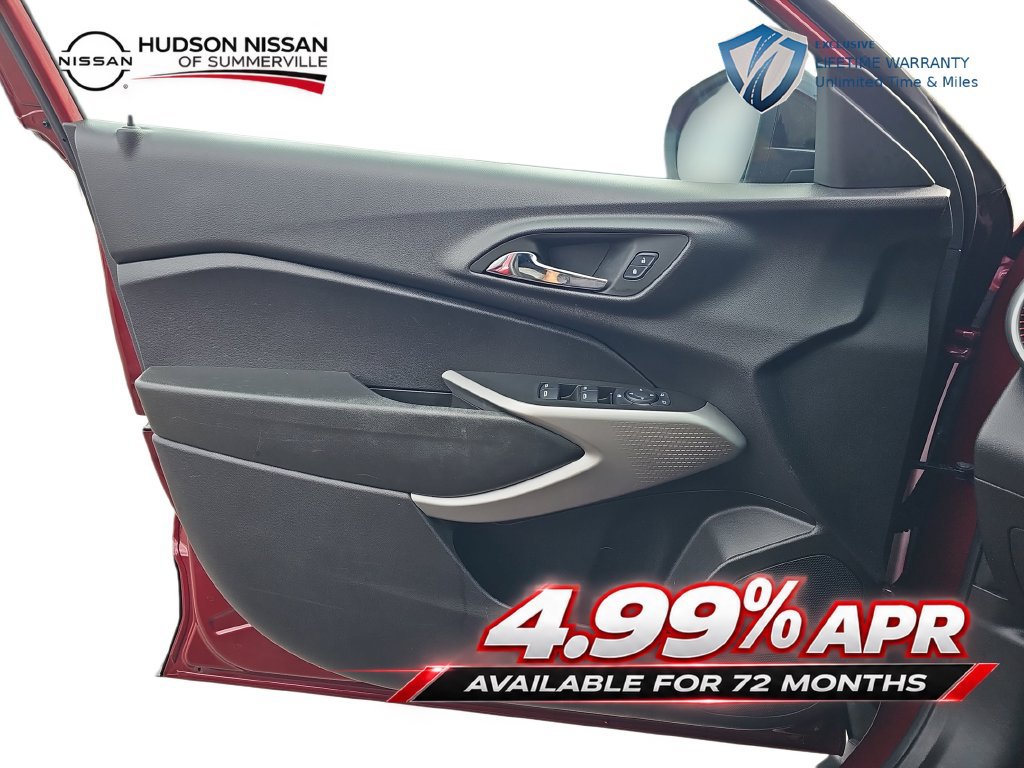 Used 2024 Chevrolet Trax RS w/ Driver Confidence Package FWD image 27