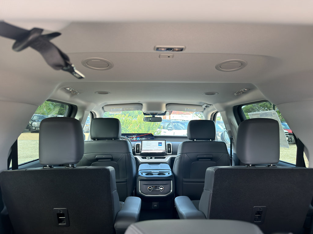 New 2026 Ford Expedition Active RWD image 22