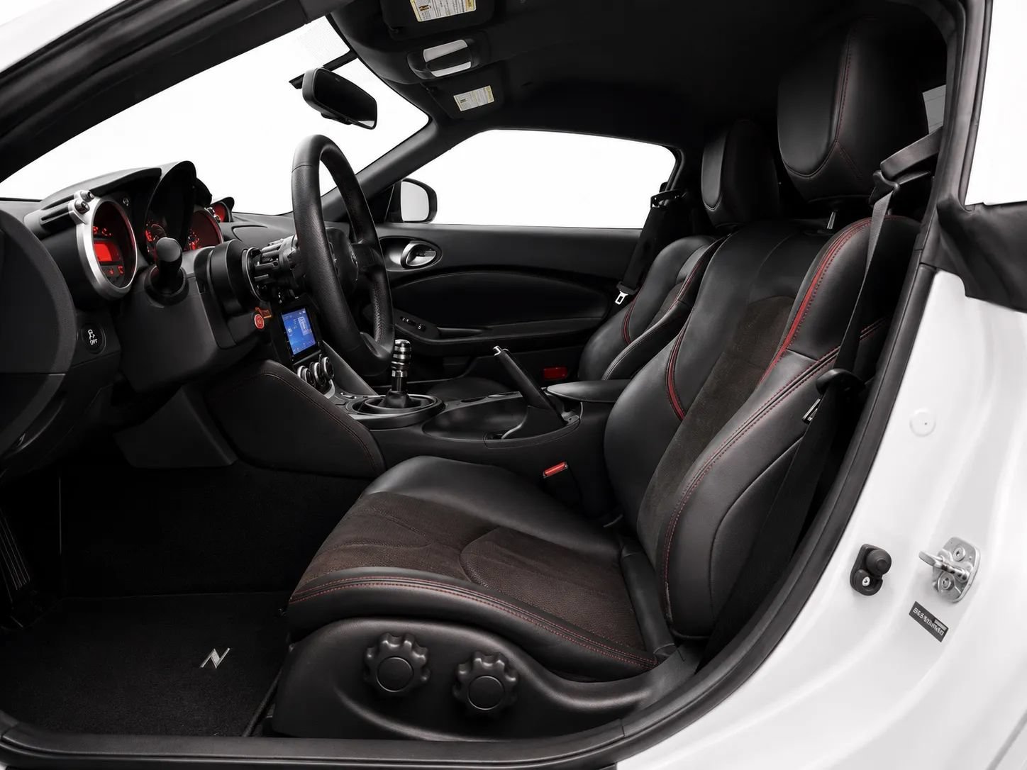 Used 2020 Nissan 370Z Coupe RWD image 8