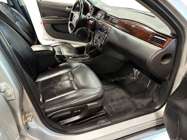 Used 2011 Chevrolet Impala LT w/ Luxury Edition Package image 11