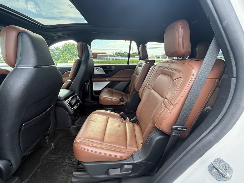 Used 2021 Lincoln Aviator Reserve w/ Equipment Group 208A AWD/4WD image 19