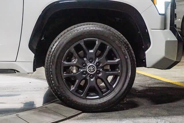 Used 2024 Toyota Tundra Platinum AWD/4WD image 6