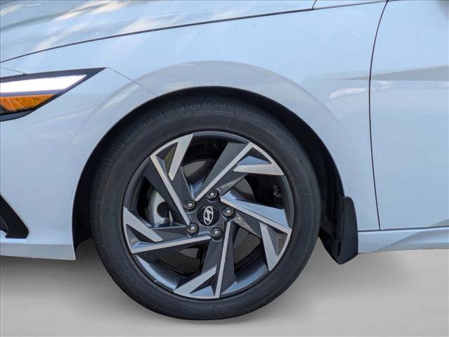 Used 2024 Hyundai Elantra SEL w/ Convenience Package FWD image 14