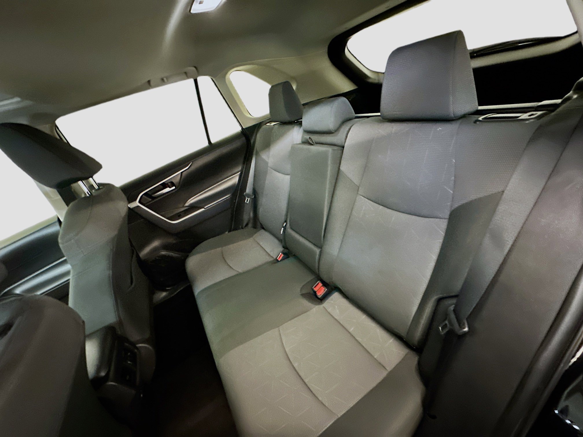 Used 2025 Toyota RAV4 XLE image 30